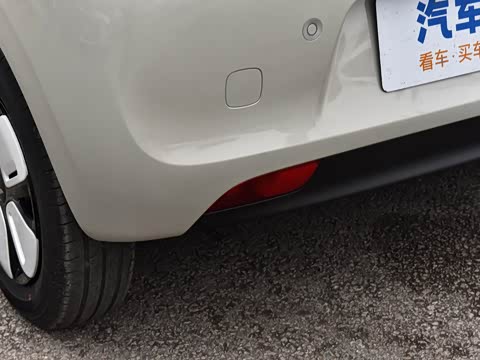 2025款 四门版 臻享+款 2025款 四门版 臻享+款