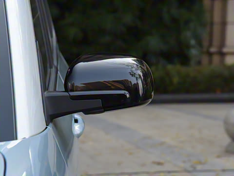 2025款 四门版 臻享+款 2025款 四门版 臻享+款