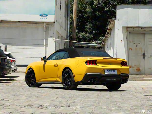 福特(进口) Mustang 2024款 2.3T EcoBoost 敞篷运动版 福特(进口) Mustang 2024款 2.3T EcoBoost 敞篷运动版