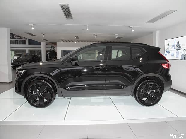 沃尔沃亚太 沃尔沃XC40 2024款 B4 四驱智远极夜黑版 沃尔沃亚太 沃尔沃XC40 2024款 B4 四驱智远极夜黑版