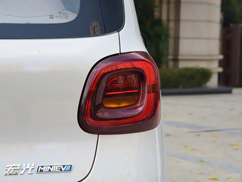 2025款 四门版 臻享+款 2025款 四门版 臻享+款