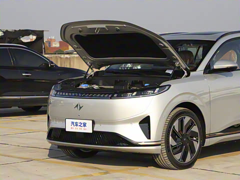 2025款 210Max增程版 5座 2025款 210Max增程版 5座