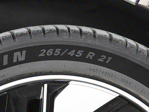 2025款 210Max增程版 5座 2025款 210Max增程版 5座