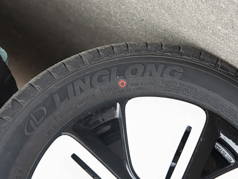 2025款 四门版 臻享款 2025款 四门版 臻享款