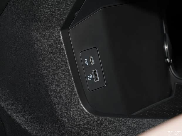 奇瑞汽车 瑞虎8 L 2024款 2.0T 两驱豪华版 7座 奇瑞汽车 瑞虎8 L 2024款 2.0T 两驱豪华版 7座