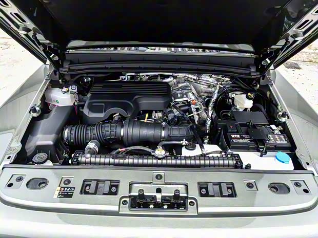 二一二越野车 212 2024款 2.0T 高配版 二一二越野车 212 2024款 2.0T 高配版