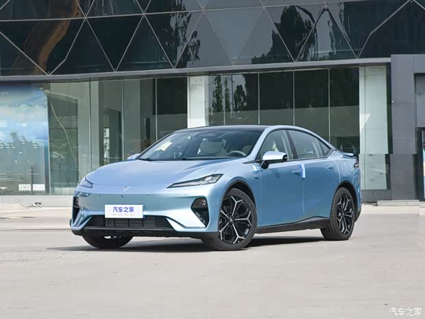 深蓝汽车 深蓝L07 2024款 230Max乾崑智驾ADS SE增程版