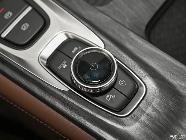 奇瑞汽车 艾瑞泽8 2024款 2.0T 御+ 奇瑞汽车 艾瑞泽8 2024款 2.0T 御+