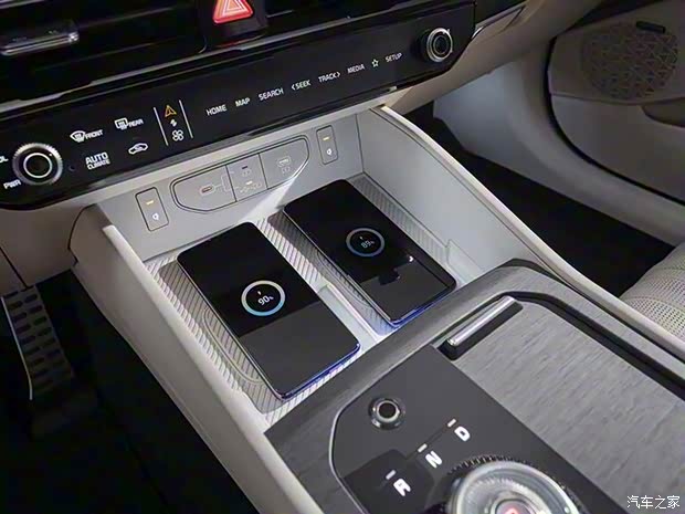 起亞(進(jìn)口) 起亞K8 2025款 基本型