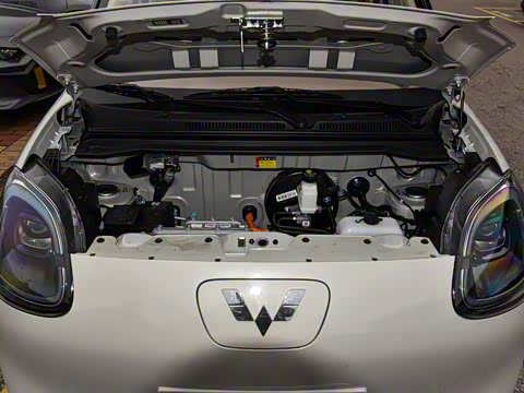 2025款 四门版 臻享+款 2025款 四门版 臻享+款