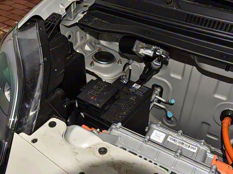 2025款 四门版 臻享+款 2025款 四门版 臻享+款