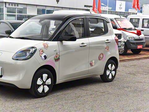 2025款 四门版 臻享+款 2025款 四门版 臻享+款