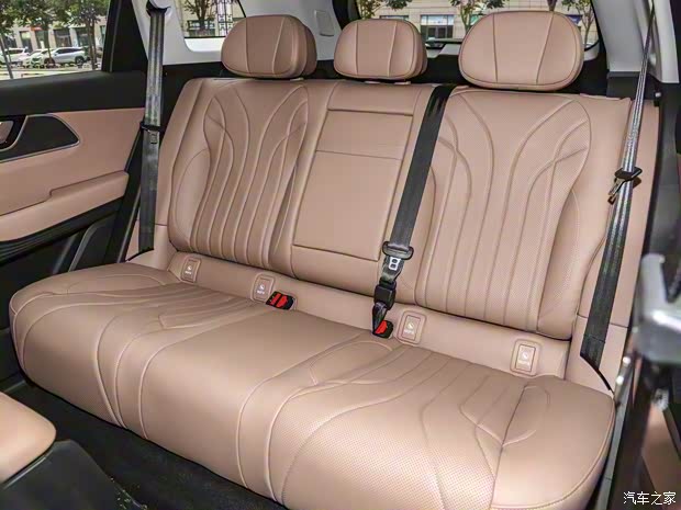 奇瑞汽车 瑞虎8 L 2024款 2.0T 两驱尊贵版 5座 奇瑞汽车 瑞虎8 L 2024款 2.0T 两驱尊贵版 5座