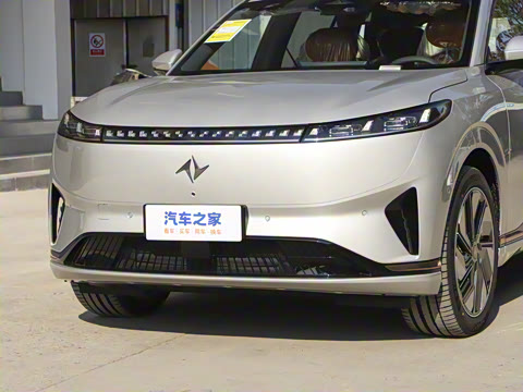 2025款 636Max纯电版 5座 2025款 636Max纯电版 5座