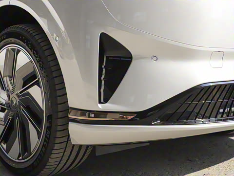 2025款 636Max纯电版 5座 2025款 636Max纯电版 5座