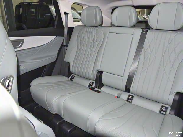 奇瑞汽车 风云T10 2024款 210 超长续航版 奢享型五座版