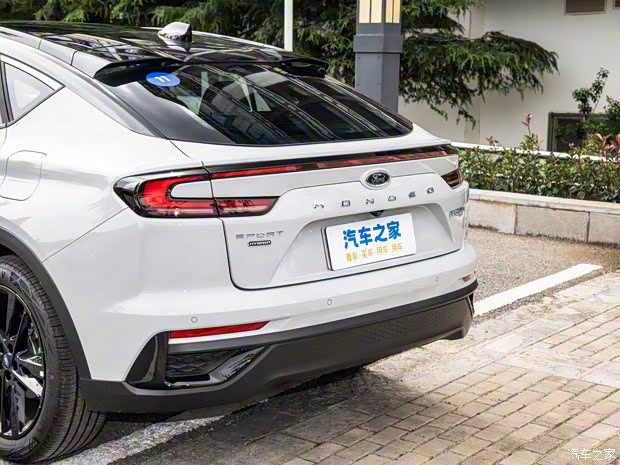 长安福特 蒙迪欧 2024款 2.0T E-混动运动版 长安福特 蒙迪欧 2024款 2.0T E-混动运动版