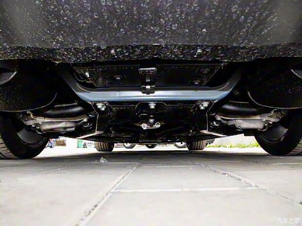 福特(進(jìn)口) Mustang 2024款 2.3L EcoBoost 敞篷運(yùn)動(dòng)版