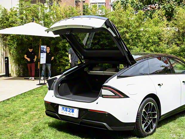 小鹏汽车 小鹏P7+ 2024款 230kw 小鹏汽车 小鹏P7+ 2024款 230kw