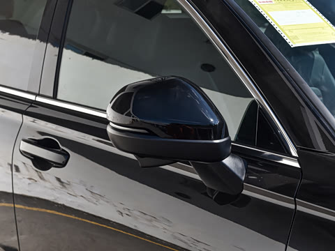 2024款 2.0L e:HEV 两驱智睿版 2024款 2.0L e:HEV 两驱智睿版