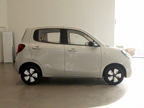 2025款 四门版 臻享款 2025款 四门版 臻享款