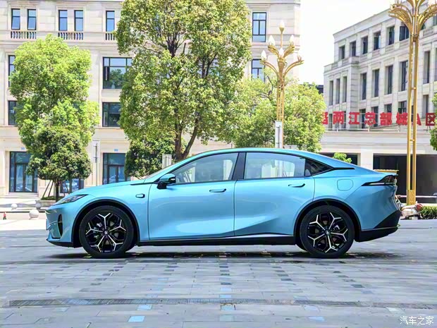 深藍汽車 深藍L07 2024款 300Max乾崑智駕ADS SE增程版