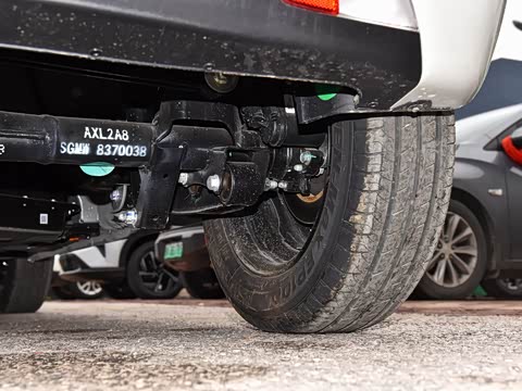 2025款 四门版 臻享+款 2025款 四门版 臻享+款