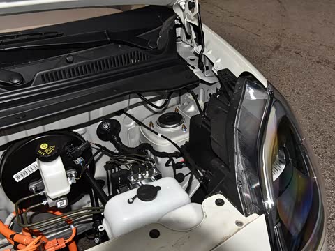 2025款 四门版 臻享+款 2025款 四门版 臻享+款