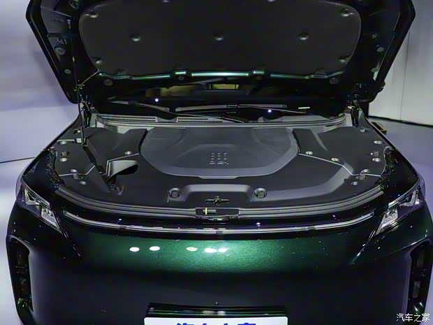 赛力斯蓝电 蓝电E5 PLUS 2025款 165km 长续航版 7座 赛力斯蓝电 蓝电E5 PLUS 2025款 165km 长续航版 7座