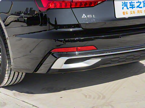 2025款 45 TFSI quattro 臻选动感型 2025款 45 TFSI quattro 臻选动感型