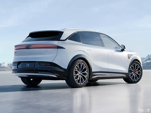 極氪 極氪7X 2024款 兩驅(qū)版 磷酸鐵鋰
