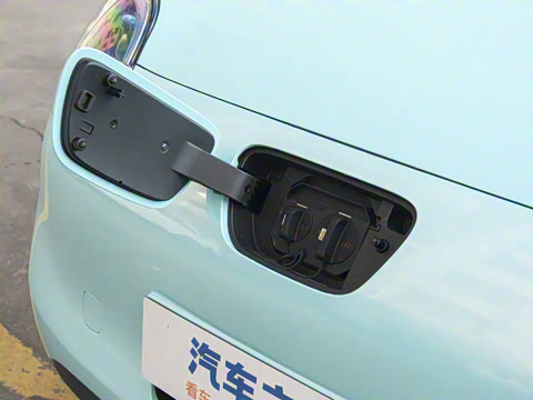 2025款 四门版 臻享款 2025款 四门版 臻享款