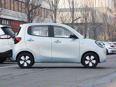 2025款 四门版 臻享款 2025款 四门版 臻享款