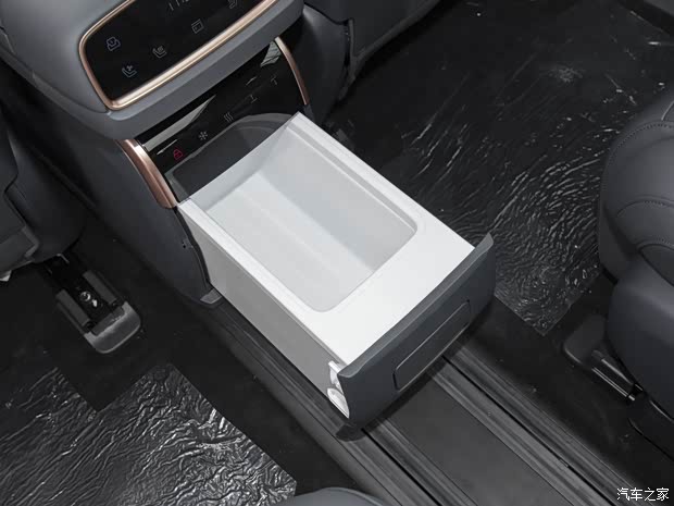 东风乘用车 eπ008 2024款 增程 基本型