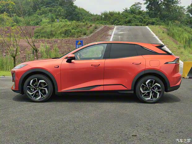 深蓝汽车 深蓝S07 2024款 S07 520Max 乾崑智驾ADS SE纯电版