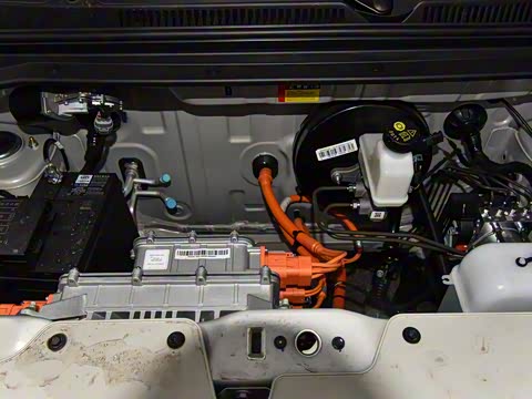 2025款 四门版 臻享+款 2025款 四门版 臻享+款