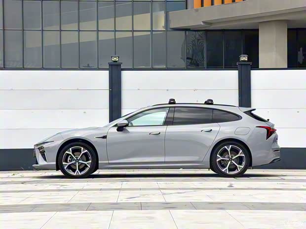 合众汽车 哪吒S猎装 2024款 增程 300 PRO 合众汽车 哪吒S猎装 2024款 增程 300 PRO