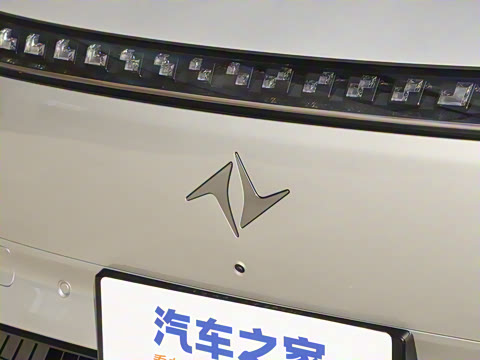 2025款 636Max纯电版 5座 2025款 636Max纯电版 5座