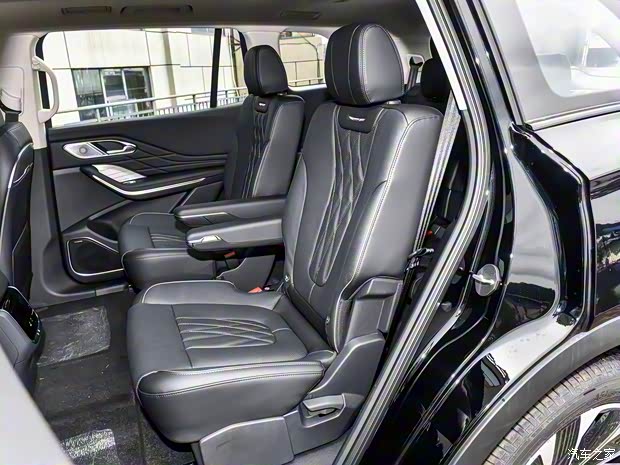 一汽红旗 红旗HS7 PHEV 2024款 2.0T PHEV 四驱旗畅版 6/7座 一汽红旗 红旗HS7 PHEV 2024款 2.0T PHEV 四驱旗畅版 6/7座