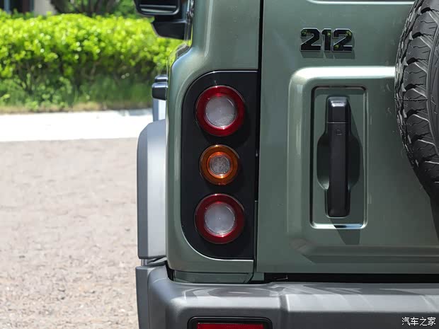 北京汽车制造厂 212 2024款 普通版 北京汽车制造厂 212 2024款 普通版