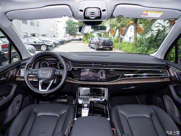 奧迪(進(jìn)口) 奧迪Q7 2024款 45 TFSI quattro S line黑武士型