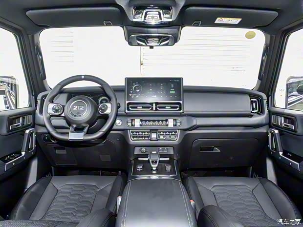 二一二越野车 212 2024款 2.0T 高配版 二一二越野车 212 2024款 2.0T 高配版