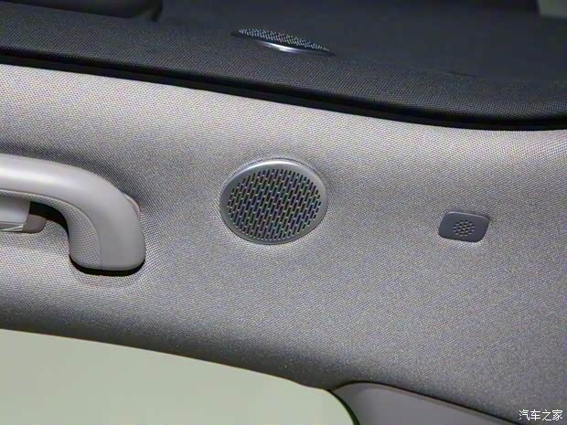 深蓝汽车 深蓝L07 2024款 530Max乾崑智驾ADS SE纯电版 深蓝汽车 深蓝L07 2024款 530Max乾崑智驾ADS SE纯电版