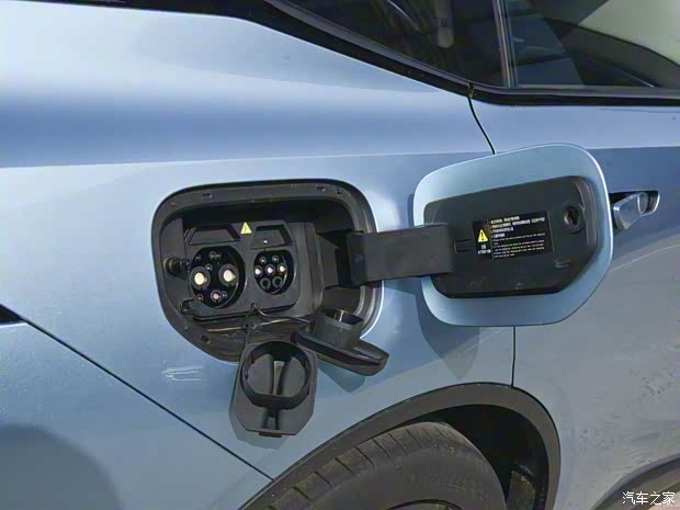 深蓝汽车 深蓝L07 2024款 230Max乾崑智驾ADS SE增程版 深蓝汽车 深蓝L07 2024款 230Max乾崑智驾ADS SE增程版