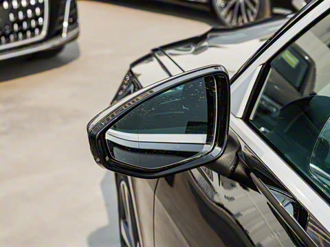 2025款 40 TFSI 豪华动感型 2025款 40 TFSI 豪华动感型