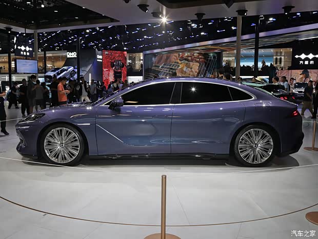 腾势汽车 腾势Z9 2024款 1100km 四驱Ultra版