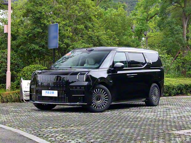 极氪 极氪009 2024款 六座行政版四驱 108kWh 极氪 极氪009 2024款 六座行政版四驱 108kWh