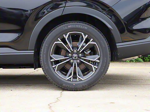 2024款 240TURBO 四驱尊耀版 5座 2024款 240TURBO 四驱尊耀版 5座