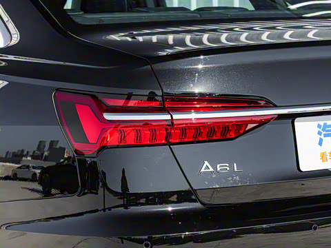 2025款 45 TFSI quattro 臻选动感型 2025款 45 TFSI quattro 臻选动感型