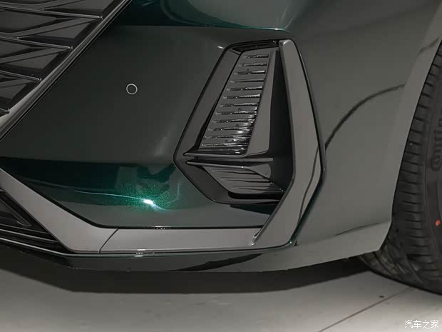 奇瑞汽车 艾瑞泽8 2024款 2.0T 御+ 奇瑞汽车 艾瑞泽8 2024款 2.0T 御+